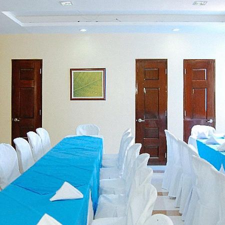Sky Garden Hotel By Reddoorz Roxas City Exterior foto