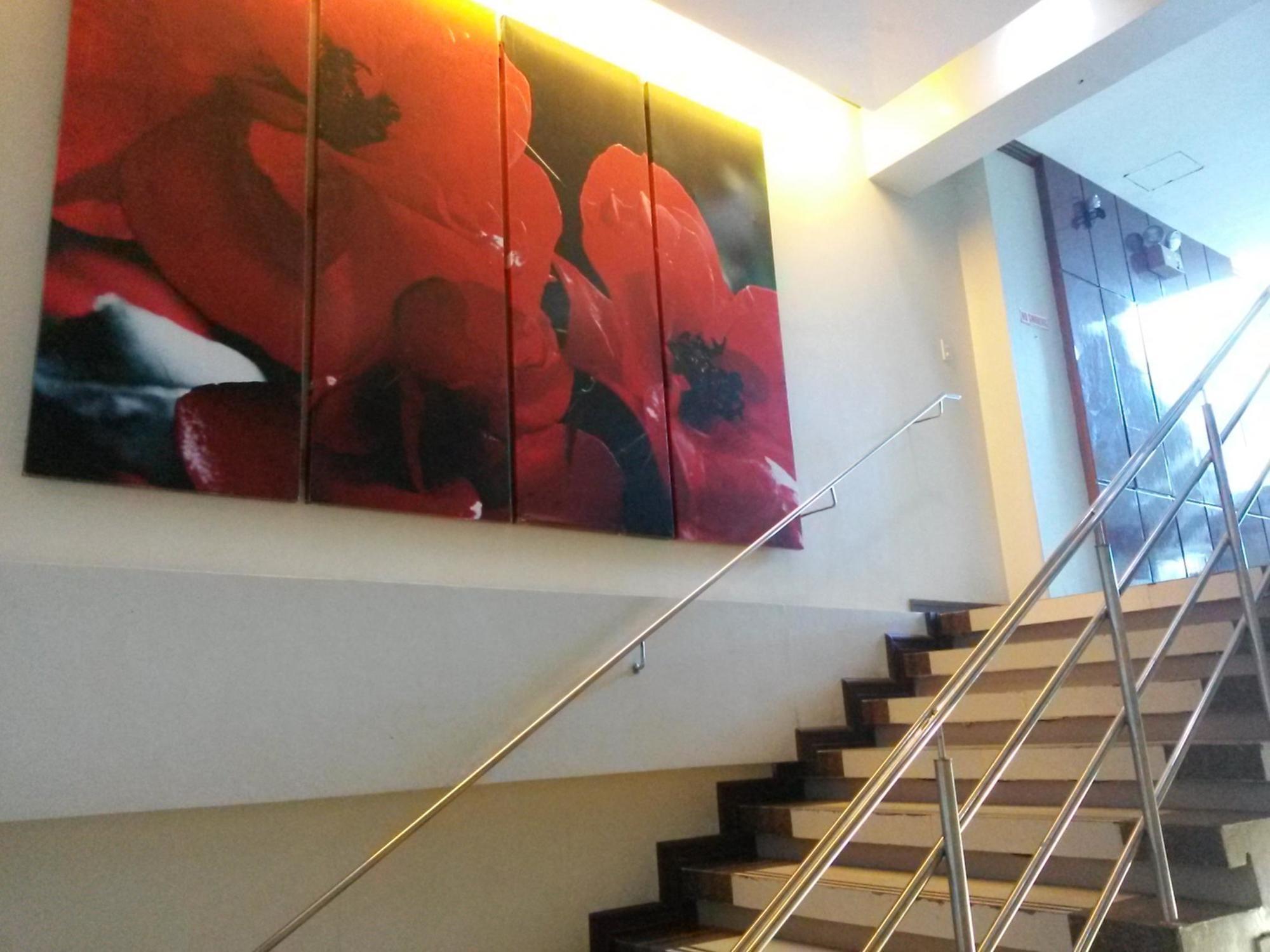 Sky Garden Hotel By Reddoorz Roxas City Exterior foto