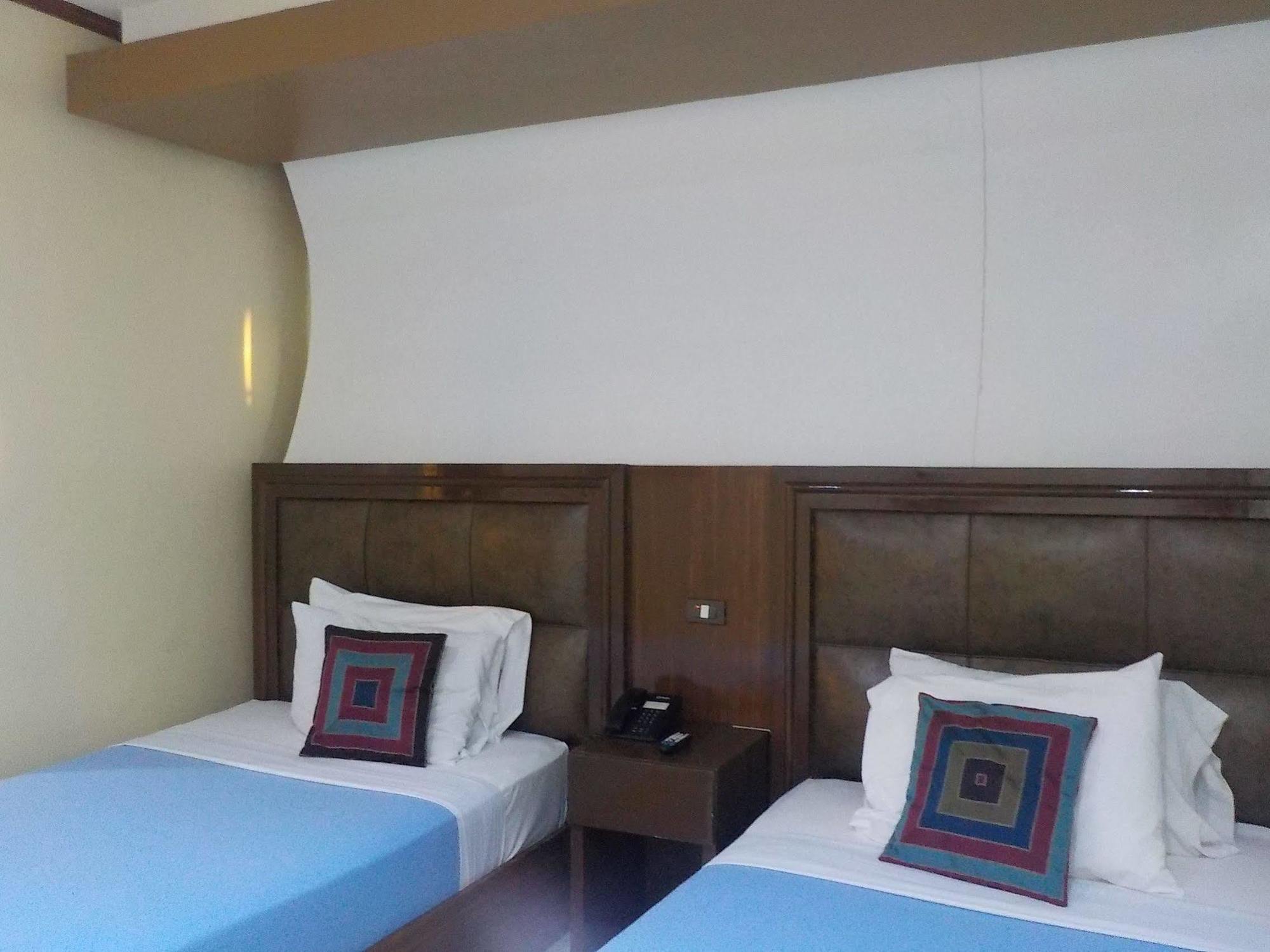 Sky Garden Hotel By Reddoorz Roxas City Exterior foto